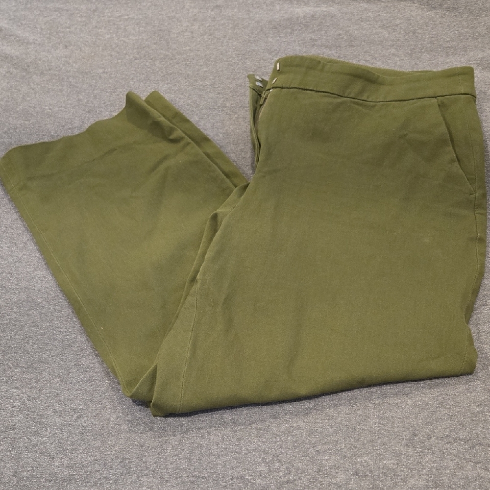 J. Crew Green Chinos Timeless Design